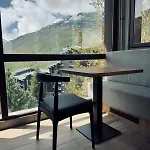 Alpeen Hotel