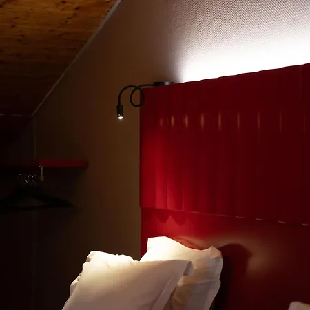 Alpeen Hotel
