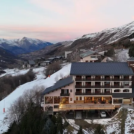 Alpeen Hotell 3*